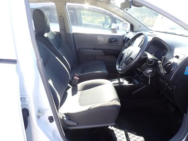 ニッサン　ＡＤ