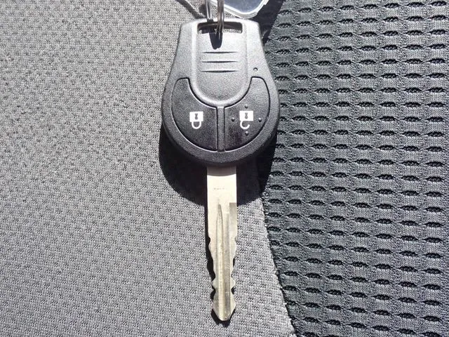 ニッサン　ＡＤ