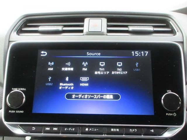 ニッサン　リーフ