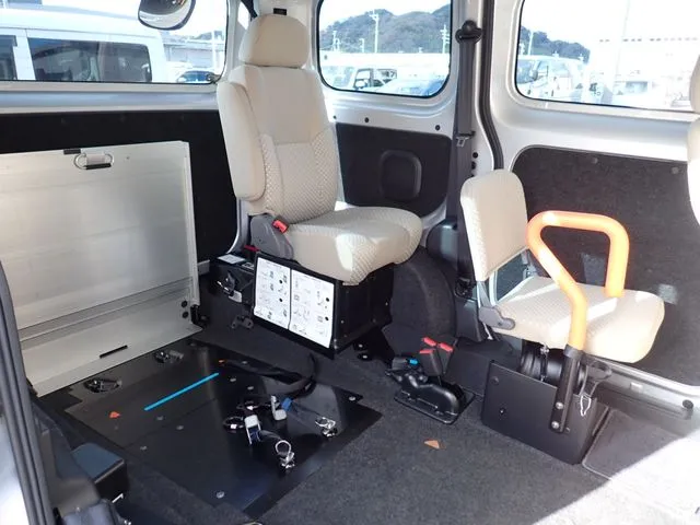 ＮＶ２００バネットバン（ニッサン）の車両写真