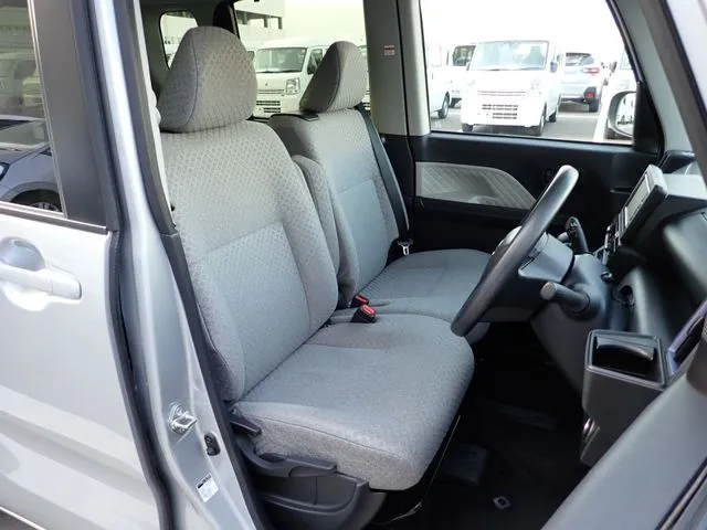 タント（ダイハツ）の車両写真