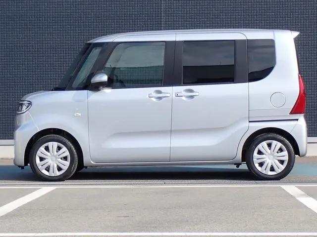 タント（ダイハツ）の車両写真
