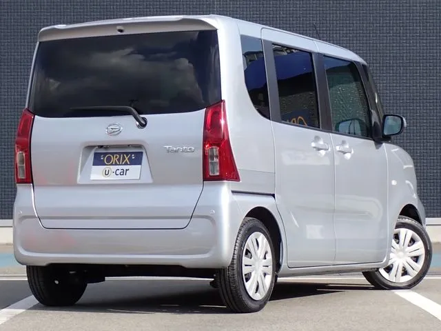 タント（ダイハツ）の車両写真