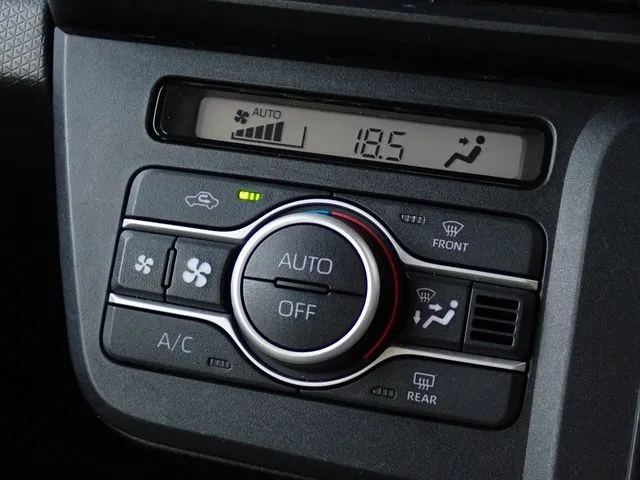 タント（ダイハツ）の車両写真