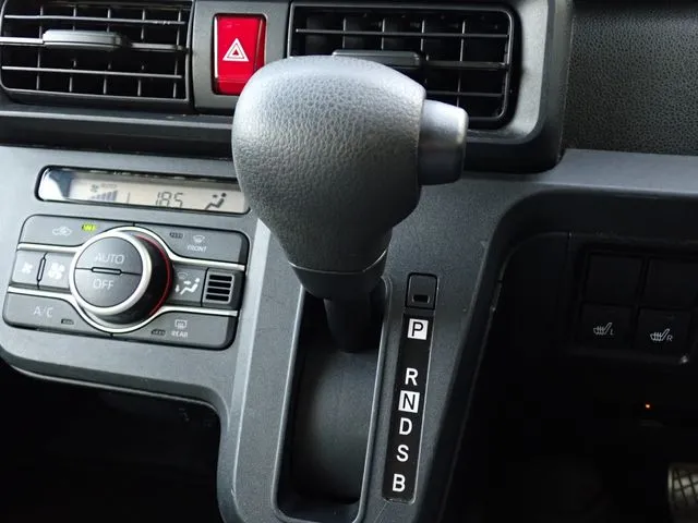 タント（ダイハツ）の車両写真