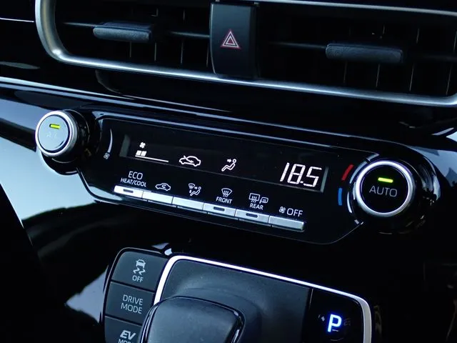 アクア（トヨタ）の車両写真