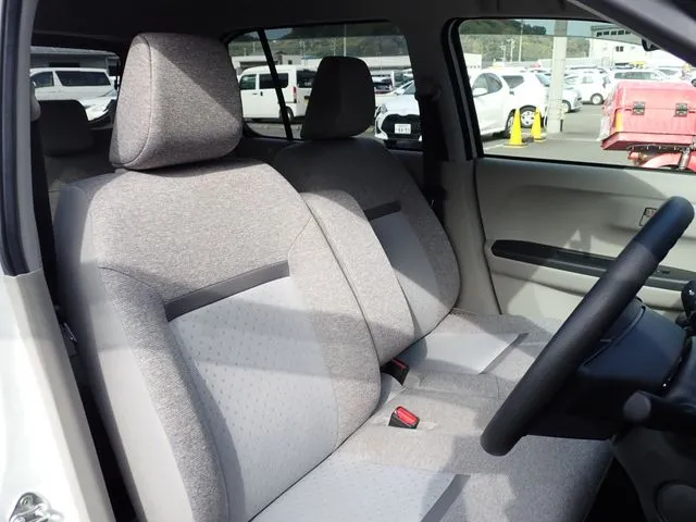 ブーン（ダイハツ）の車両写真