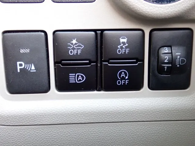 ブーン（ダイハツ）の車両写真