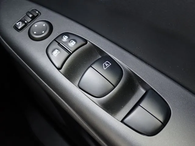 セレナ　Ｓハイブリッド（ニッサン）の車両写真