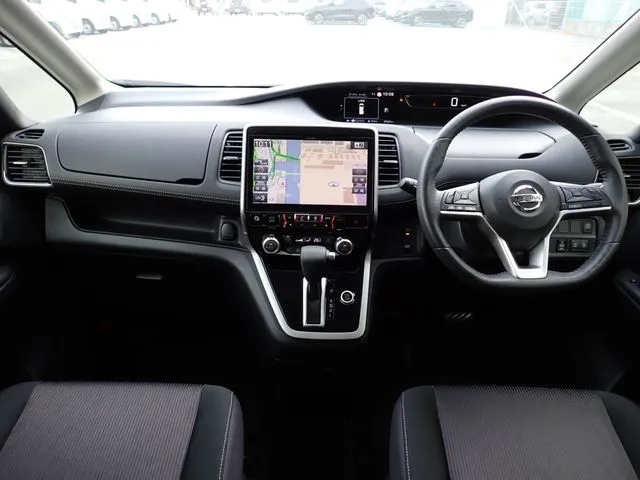 セレナ　Ｓハイブリッド（ニッサン）の車両写真