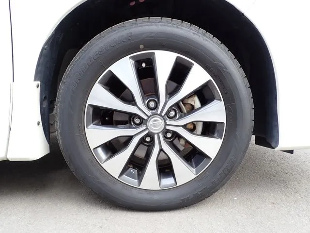 セレナ　Ｓハイブリッド（ニッサン）の車両写真