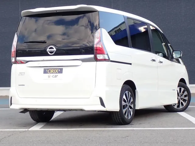 セレナ　Ｓハイブリッド（ニッサン）の車両写真