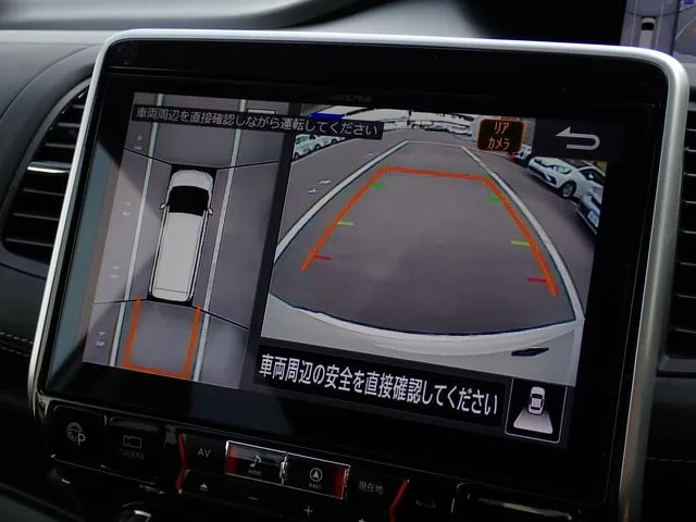 セレナ　Ｓハイブリッド（ニッサン）の車両写真