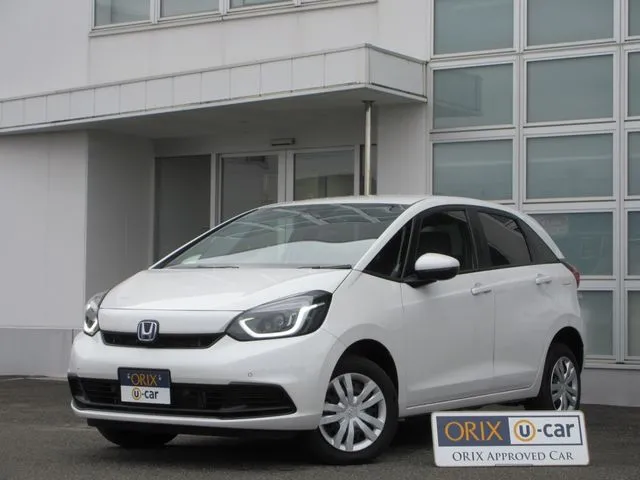 ホンダ　フィット　ｅ：ＨＥＶ　４ＷＤ