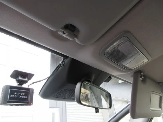 ホンダ　フィット　ｅ：ＨＥＶ　４ＷＤ