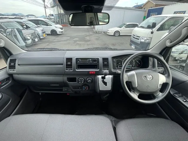 トヨタ ハイエースバン 1.25t 2WD