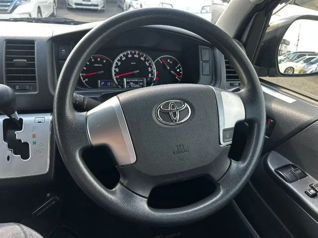 トヨタ　レジアスエースバン　１．１５ｔ　２ＷＤ