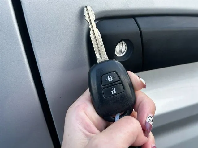 トヨタ　レジアスエースバン　１．１５ｔ　２ＷＤ