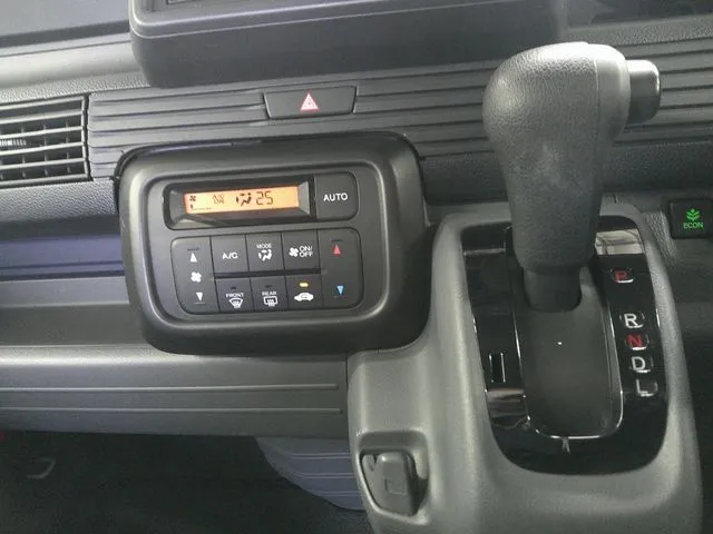 ホンダ　Ｎ－ＶＡＮ　４ＷＤ