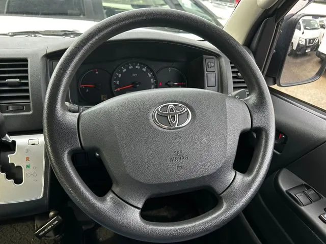 トヨタ　ハイエースバン　１．２５ｔ　２ＷＤ