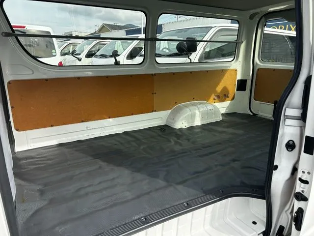 トヨタ　ハイエースバン　１．２５ｔ　２ＷＤ