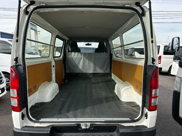 トヨタ　ハイエースバン　１．２５ｔ　２ＷＤ