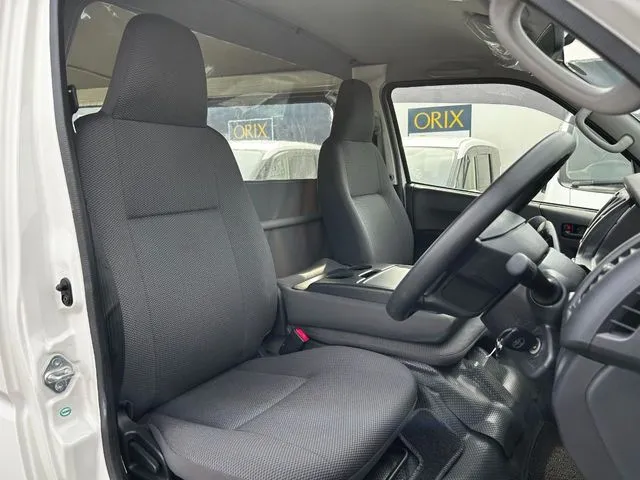 トヨタ　ハイエースバン　１．２５ｔ　２ＷＤ