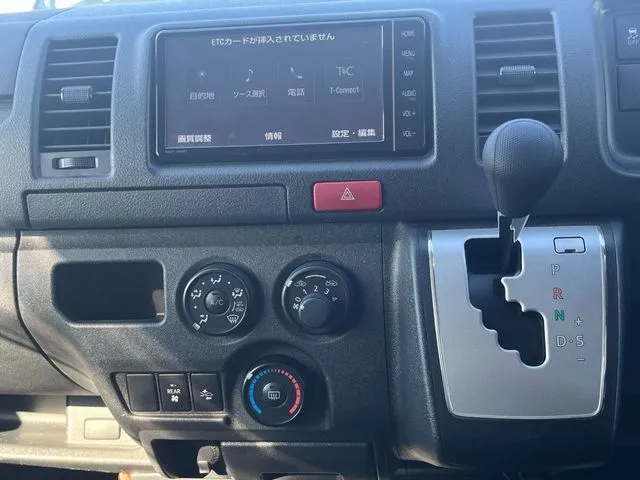 トヨタ　ハイエースバン　２ＷＤ