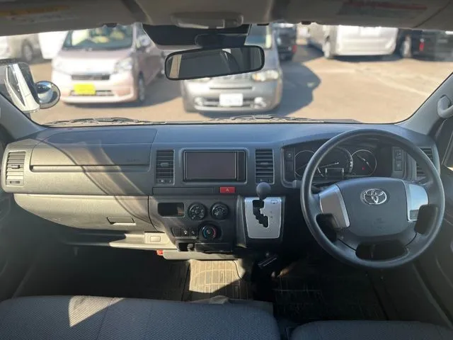 トヨタ　ハイエースバン　２ＷＤ