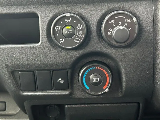 トヨタ　ハイエースバン　１．２５ｔ　２ＷＤ