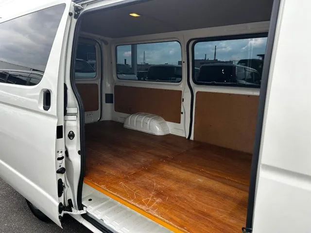 トヨタ　ハイエースバン　１．２５ｔ　２ＷＤ