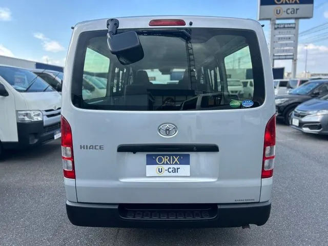 トヨタ　ハイエースバン　２ＷＤ