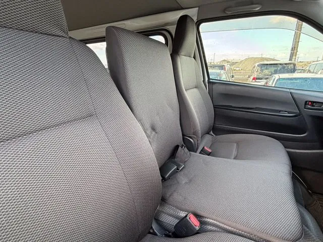 トヨタ　ハイエースバン　１．２５ｔ　２ＷＤ