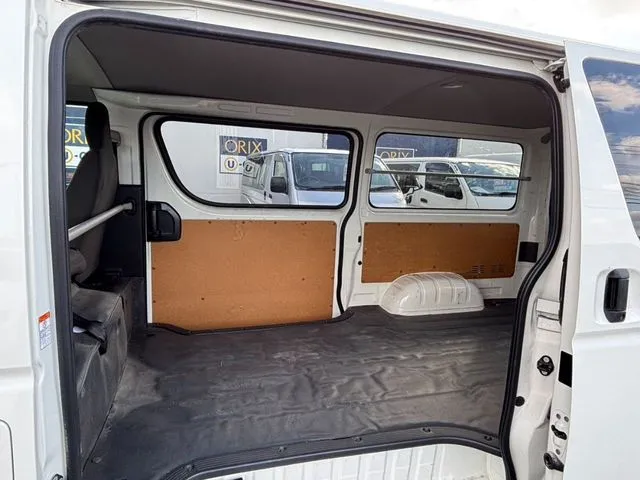 トヨタ　ハイエースバン　１．２５ｔ　２ＷＤ