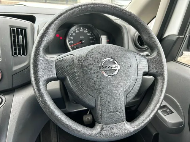 ニッサン NV200バネットバン