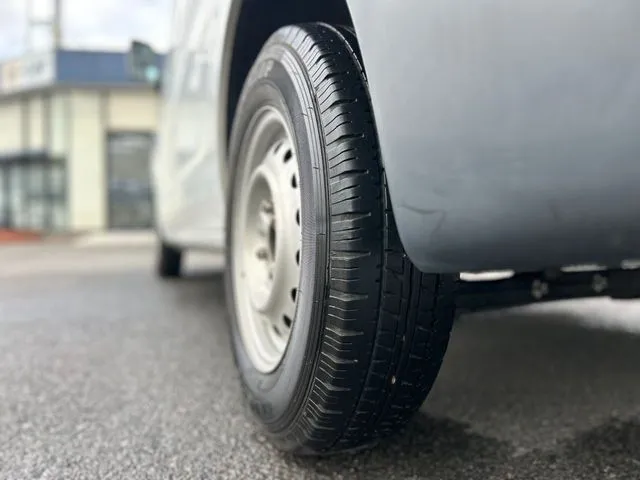 ニッサン NV200バネットバン