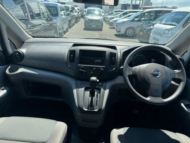 ニッサン NV200バネットバン