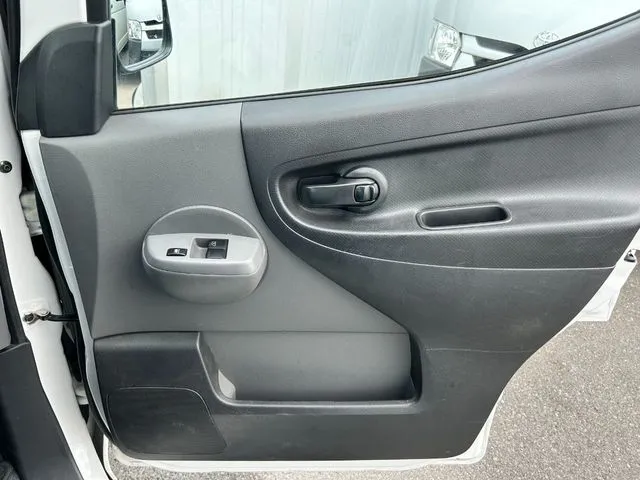 ニッサン NV200バネットバン