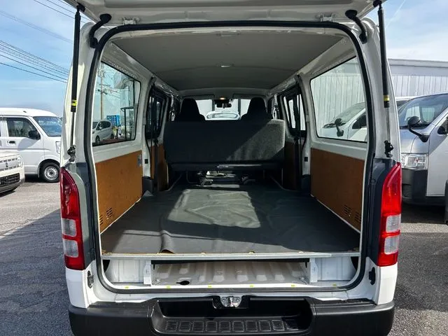 トヨタ ハイエースバン 2WD