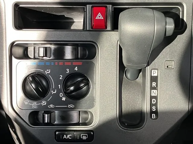 トール(ダイハツ)の車両写真