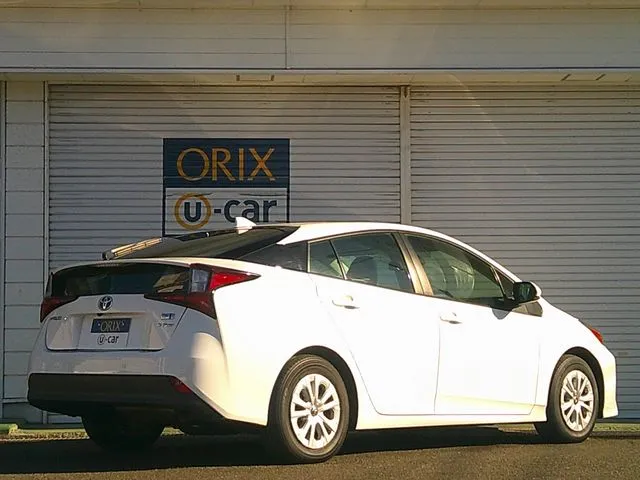 トヨタ　プリウス　４ＷＤ