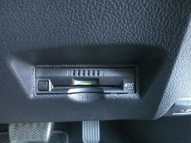 トヨタ　プリウス　４ＷＤ