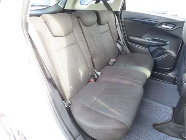 ホンダ　シャトル　ハイブリッド　４ＷＤ