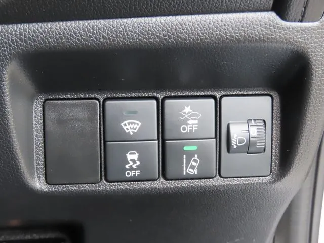 ホンダ　シャトル　ハイブリッド　４ＷＤ