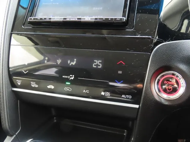 ホンダ　シャトル　ハイブリッド　４ＷＤ