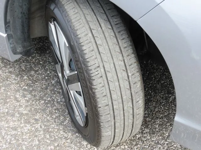 ホンダ　シャトル　ハイブリッド　４ＷＤ