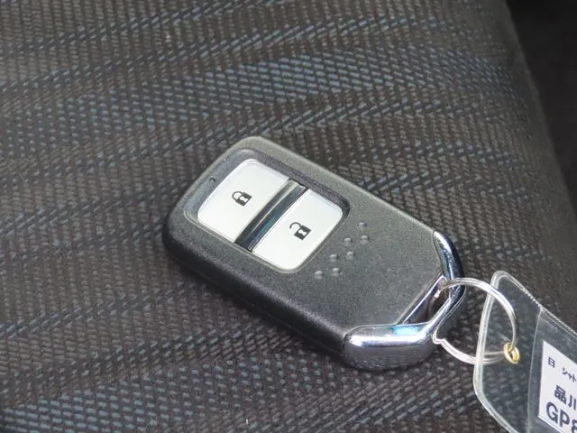 ホンダ　シャトル　ハイブリッド　４ＷＤ