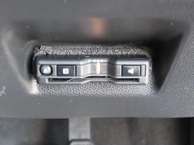 ホンダ　シャトル　ハイブリッド　４ＷＤ