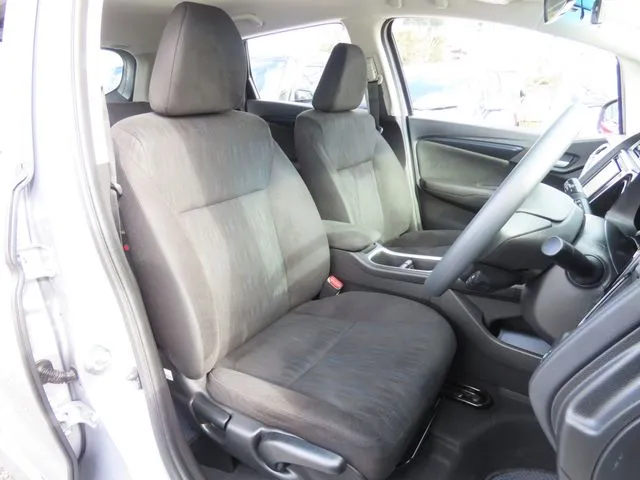 ホンダ　シャトル　ハイブリッド　４ＷＤ