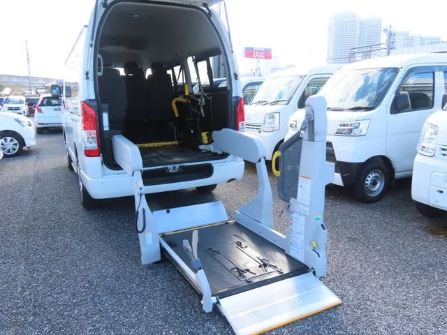 ハイエースバン　４ＷＤ（トヨタ）の車両写真